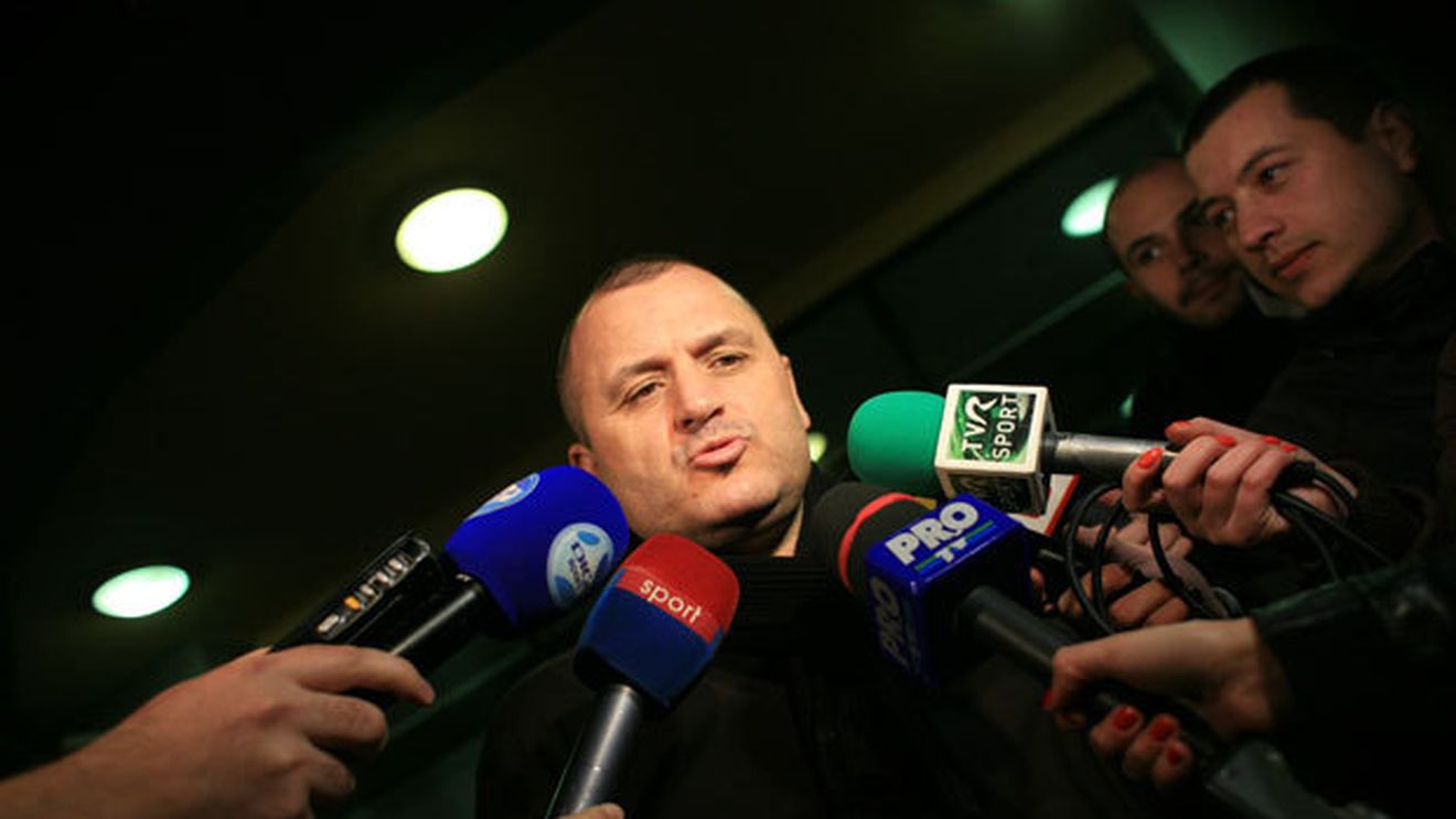 "Craiova are și acum buget de 7-8 milioane de euro!** Să vedem dacă Pițurcă face rost măcar de 3 milioane pentru FC Barbut"
