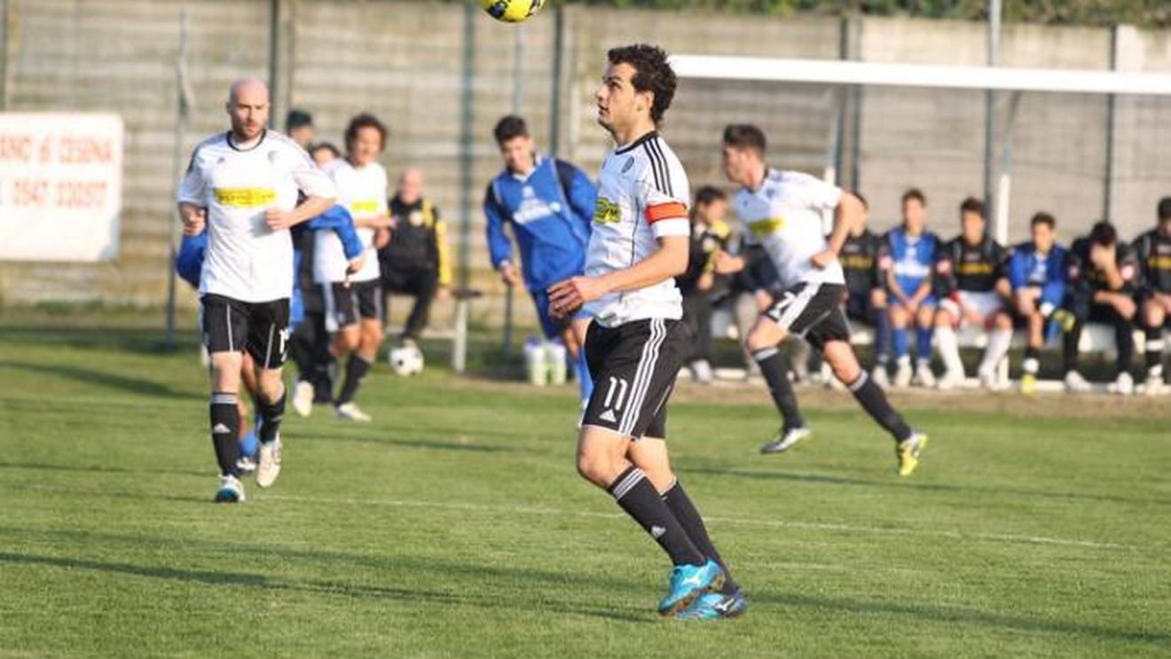 Neconvocat la națională,**  Mutu a marcat într-un amical al Cesenei