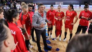 Florentin Pera așteaptă prelungirea angajamentului! Ce face Constantin Din? Ședința Comisiei Tehnice, amânată inițial, s-a desfășurat fără jumătate dintre antrenorii principali din Liga Florilor. EXCLUSIV