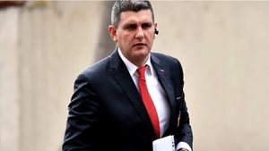 Bogdan Bălănescu, despre scandalul momentului de la Dinamo: ”Îl aștept pe Danciu să facă viramentul bancar!” | EXCLUSIV