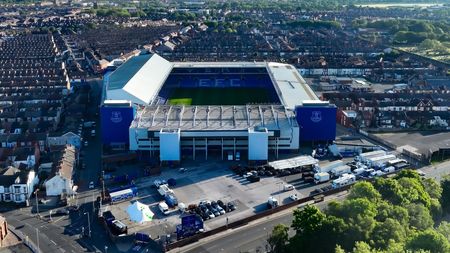 Renunță la stadion după 133 de ani şi construiesc o „bijuterie” nouă de 940.000.000 de euro. Mii de oameni au mers să-şi ia rămas bun