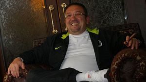 Florian Walter: "Abia așteptăm să-i facem fericiți pe fani în noul an"** Urarea patronului lui "U" pentru suporteri