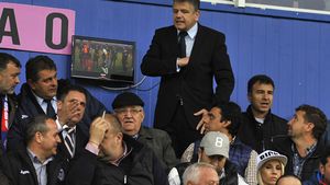 CULISE | Telefonul din noapte. Ciobotariu a fost la câteva ore să semneze un nou contract cu ASA. Falub și Miriuță "în cărți" la Mureș