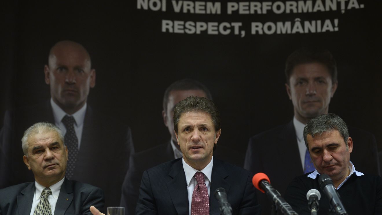 Gică Popescu, o nouă replică "tăioasă" pentru Anghel Iordănescu. De ce nu a stat Generalul pe banca Generației de Aur la meciul cu legendele Barcelonei