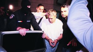 Primele stenograme în cazul "Mită în elicopter"** "Cum mă, să nu-mi dea mie un 11 metri! Poti să-ți imaginezi?"