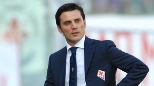 Tătărușanu a rămas fără antrenor: Vincenzo Montella a fost demis de la Fiorentina