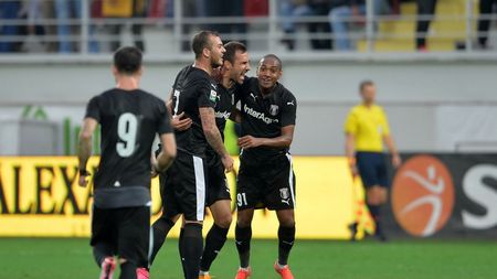 FOTO | Astra s-a antrenat fără Șumudică la Severin. Liderul s-a pregătit înaintea derby-ului cu Pandurii pe sinteticul unui fost jucător. Mihart: "Echipa are forță să devină campioană"