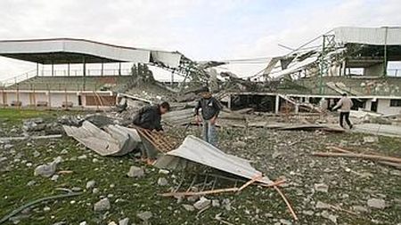 VIDEO / Israelienii au bombardat și distrus stadionul Rafah din Gaza