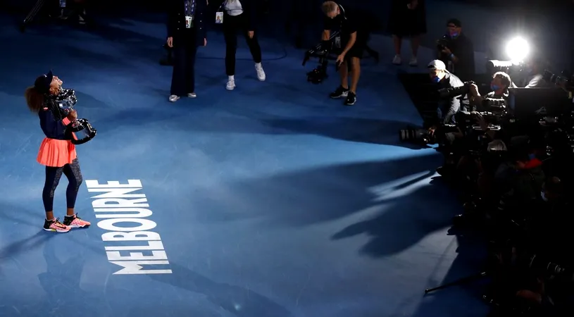 Dialog inedit între Naomi Osaka și Jennifer Brady, după finala fără istoric de la Australian Open: „Cum vrei să îți spun?