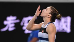 FOTO & VIDEO | "De la o Williams, la alta. Simona privește spre Serena!". Ce scrie presa internațională după ce Halep a "demolat-o" pe Venus + momentul special cu mama sa și mesajul din partea FIFA