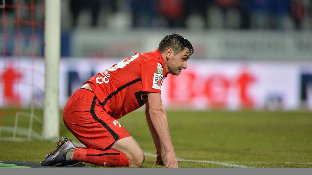 A fost adus de Mircea Rednic la Dinamo, n-a confirmat, a plecat în străinătate, iar acum a făcut drumul înapoi: "Poate reveni repede într-o formă bună". Transferul oficializat azi