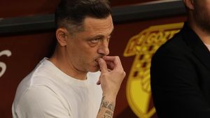 Mirel Rădoi a fost dat afară de la Gaziantep și pentru că l-a transferat pe el. Acum, soția fotbalistului a răbufnit