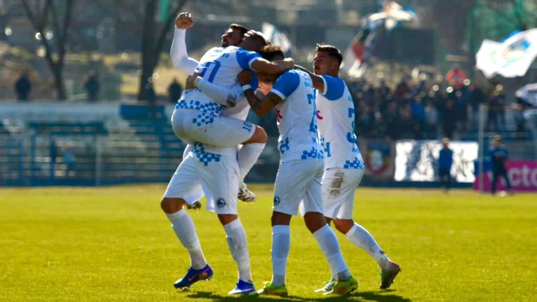 Corvinul era să piardă primul meci în acest sezon chiar pe teren propriu, contra CS Dinamo. Florin Maxim: ”Toată lumea vorbeste de promovare, că va fi uşor”