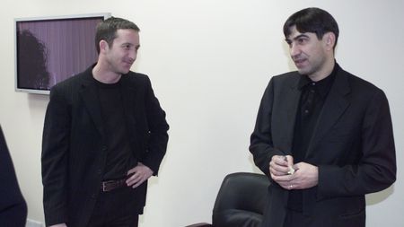 Meme, pus la zid:** "Ai brandul Stelei în spate, cum să ai un asemenea comportament?"