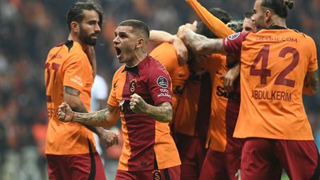 Victor Ciutacu, dat pe spate de atmosfera senzațională din Turcia: „Poate doar la Boca Juniors mai vezi așa ceva!” Imagini unice cu suporterii lui Galatasaray | SPECIAL