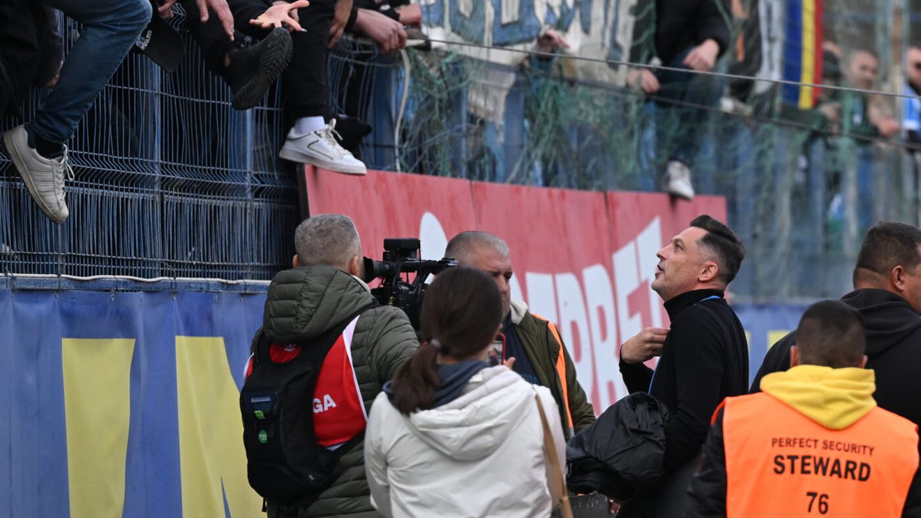 Decizia luată de Mirel Rădoi şi de galeria Universităţii Craiova, la meciul cu Sănătatea Cluj