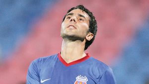 Becali către Neaga: „Caută-ți echipă sau o să joci în Liga a 3-a!"