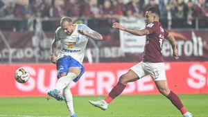 Rapid să își pună pofta-n cui! Denis Alibec rămâne la Farul: „«Regele» să dea cel mai bun jucător al lui, când e pe primul loc?!”