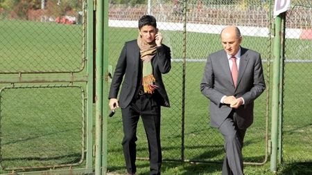 "Lucescu are voie să dea mâna cu ce prinți și prințese vrea el, dar trebuie să-și respecte contractul!"** Ce sumă a investit Copos anul trecut și ce așteaptări are de la Răzvan