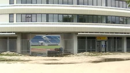 Stadionul neterminat din Tg. Jiu, inclus în bilanțul Vioricăi Dăncilă la capitolul realizări