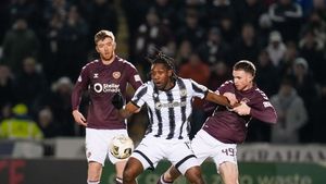 Atacant cu meciuri în Premier League, legitimat în Superliga