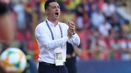 Un oficial FRF a dezvăluit soluția surprinzătoare a lui Mirel Rădoi pentru postul de fundaș dreapta la națională: "E unul dintre cei mai buni!"