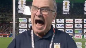 Marcelo Bielsa, criză de nervi în direct la TV! A urlat la reporter după eliminarea Uruguayului de la Cupa Mondială, plin de frustrare: „Hai odată!”