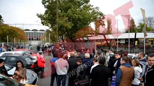 FOTO Fanii au luat cu asalt casele de bilete de la National Arena!** Steaua - Dinamo se va juca cu casa închisă