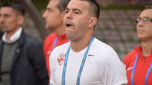 Explicațiile lui Cosmin Contra pentru eșecul cu Maribor: "Picioarele atârnă greu, oxigenul ajunge mai greu la creier!" Ce spune despre transferuri: "La PAOK a jucat extraordinar, cred că este un transfer foarte bun"