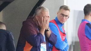 Dan Petrescu e distrus de gestul fanilor, care i-au cerut demisia după CFR Cluj - UTA Arad 1-3! Antrenorul a reacționat și aproape că s-a prăbușit emoțional: „Ce mai e corect?”