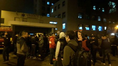 DRAMĂ‚ | Ce susțin fanii dinamoviști: "Șoferul, când a ajuns pe teren cu ambulanța, era fără medic. Doamna medic fuma o țigară și a ajuns pe lângă"