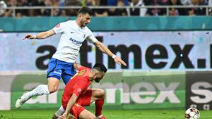 Gigi Becali a negociat direct cu Gică Popescu transferul lui Mihai Popescu la FCSB! Oferta afaceristului din Pipera și cât cere Gică Hagi: ce fotbalist vrea la schimb!