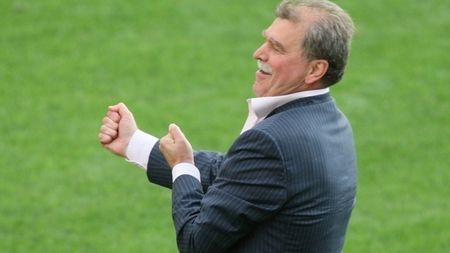 "Dinu Gheorghe a făcut mișto de Becali,** au fost șuete de Dorobanți!"