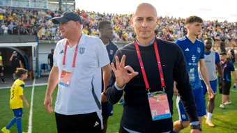 CSM Olimpia joacă împotriva Stelei la primul meci de la revenirea lui Botoș pe bancă. Sătmărenii aduc o legendă a clubului din Ghencea să dea start partidei