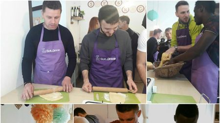 Masterchefii din Copou! Fotbaliștii de la CSM Poli Iași au frământat cozonaci pentru o cauză nobilă. Andrei Cristea: "Au ieșit buni la gust. Înseamnă că ne-am descurcat mai bine decât cu FCSB". Croatul Kelava, campion la gătit