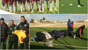 REPORTAJ | Cum a ajuns un fost jucător al echipei lui Hagi cel mai longeviv român din fotbalul iordanian. "Să joci în lumea arabă nu e așa ușor. Sunt apreciat aici". Coechipierii săi se roagă pe teren, iar suporterii le fac cadouri la antrenament


