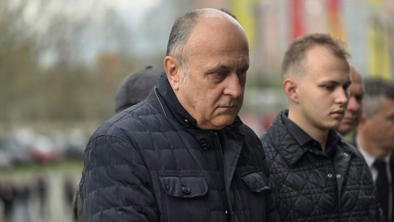 Rapidul lui Dan Șucu se dezintegrează, iar conflictul Gâlcă – Dobre e un exemplu clar. Șumudică, reacție misterioasă: „Știu foarte bine ce se întâmplă în interior”