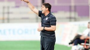 Lăcătuș contraatacă: "Dați în Gigi, dați în mine"