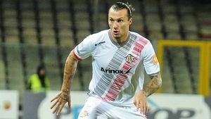 Internaționalul Vasile Mogoș ar putea fi antrenat de un fost tehnician al lui FCSB! Ce scrie presa din Italia despre mutarea surpriză