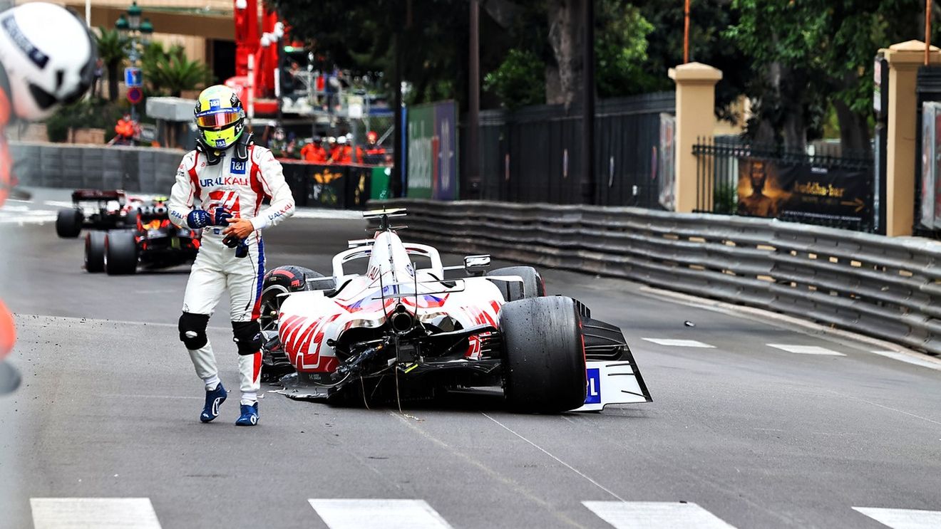 Vladimir Putin bombardează Ucraina, dar boșii din Formula 1 închid ochii! Piloții ruși din Marele Circ pot concura la cursele din acest an
