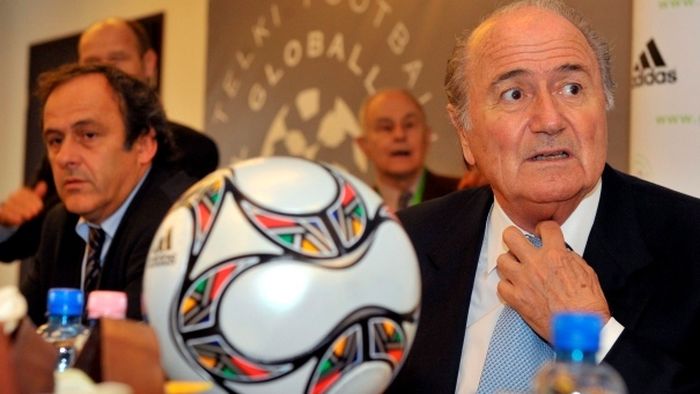 Planul REVOLUȚIONAR al lui Platini, descoperit!** Campionatele se vor juca vara, turneele finale la sfârșitul iernii!