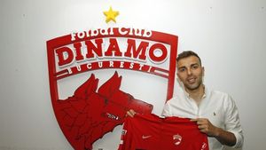 Noul transfer al lui Dinamo, entuziasmat de club: "E minunat, e o echipă cu mulți suporteri!" OFICIAL | "Câinii" au confirmat mutarea

