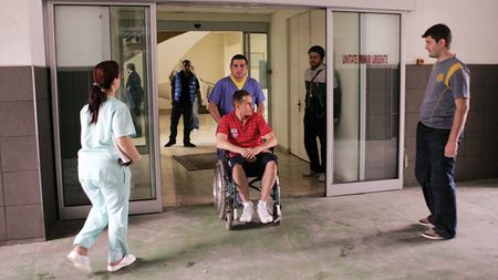 Golanski dă în judecată agresorii