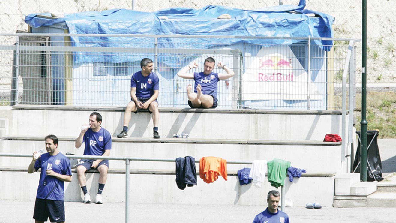 Meme își arată mușchii. Angajatul Stelei încearcă să controleze informațiile care vor ajunge în țară, la suporteri