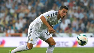 Ozil, lăsat să plece de la Real din cauza unei foste iubite a lui Adi Mutu? "Era extenuat de cât o fugărea prin Europa". GALERIE FOTO INCENDIARĂ‚