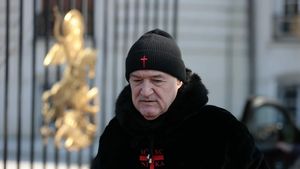 FCSB a luat decizia dură: „Cerem CCA să nu îl mai dea pe Hațegan la VAR, la meciurile noastre. A candidat pe listele de deputați împotriva lui Gigi Becali”