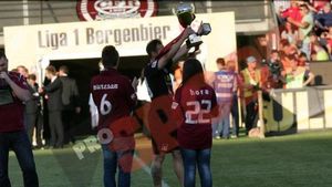 FOTO Beto, jucătorul anului pentru fanii celor de la CFR! Portarul campioanei, mai tare decât Cadu și Kapetanos