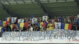 Scandal la Chișinău: moldovenii au pornit războiul cu Ungaria, din preliminariile CM!** Maghiarii, bombardați cu torțe: "Vă urâm"