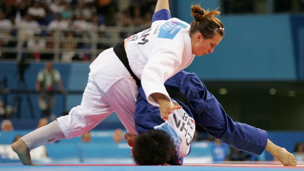 AUR OLIMPIC la judo! Alina Dumitru - Campioană Olimpică