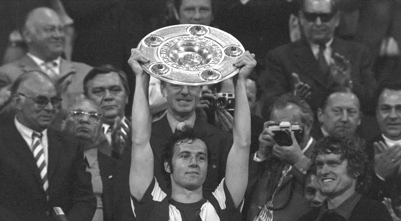 Doliu la nivel național în Germania după moartea dublului câștigător al „Balonului de Aur” Franz Beckenbauer! Bayern e puternic afectată de decesul fundașului care a jucat 13 ani în Bavaria și deja îl plânge pe „der Kaiser”: „Lumea a devenit dintr-o dată mai întunecată”